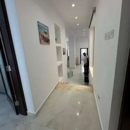 Gazde/Camere de închiriat Spacious *