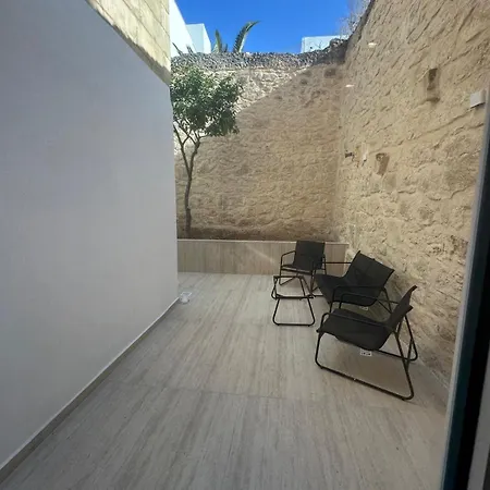 Gazde/Camere de închiriat Spacious *