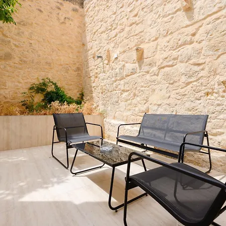 Spacious Pansiyon Sliema